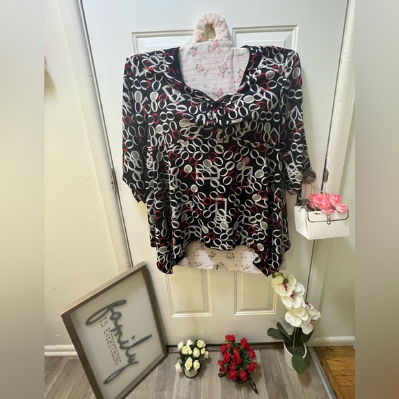 Ladies plus  fashion bug 30/32W asymmetrical print blouse - Picture 8 of 15